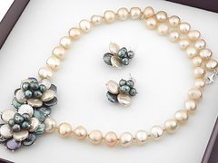 Set exclusivist din perle naturale Biwa si baroc